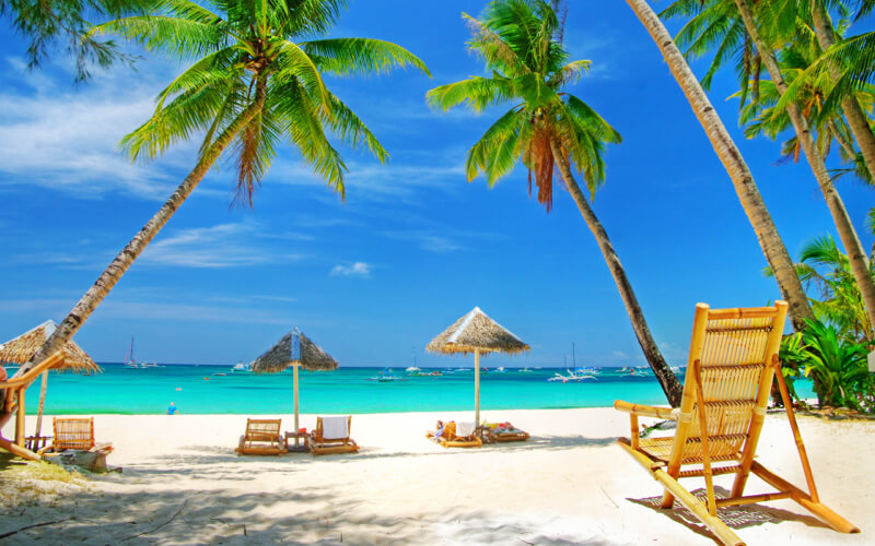 prestine and deep blue beaches at St Martin